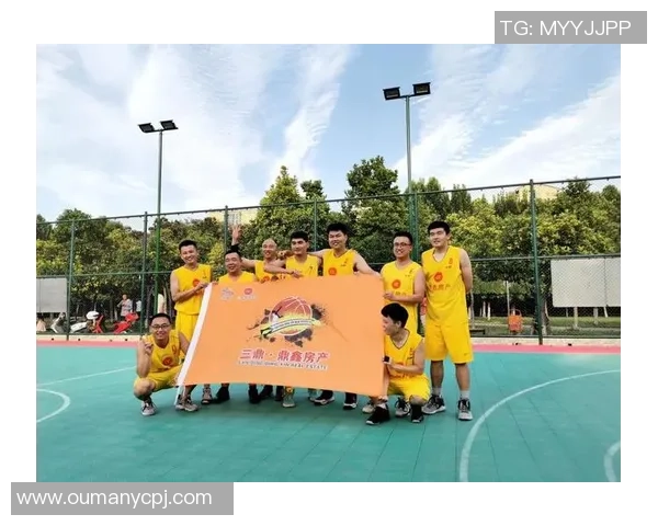 南京篮球队荣登篮球团队协作排行榜第三名展现出色团队精神与默契配合